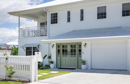 Yamba Apartment | Discover Biirinba: Exceptional 4-Star Family-Friendly Retreat