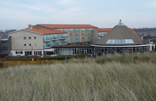 Julianadorp aan zee Apartment | Cozy Retreat Near the Sea with Free WiFi & Pet-Friendly