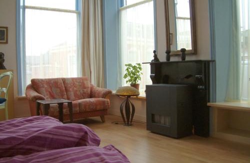 Ulrum Bed & Breakfast | Discover Bij De Kunstenaars: Top Guest Rating Awaits