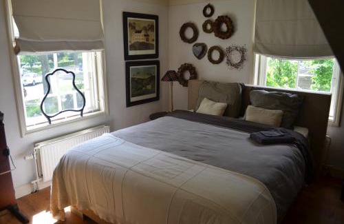 Sleeuwijk Bed & Breakfast | Bij Janneke: Family-Friendly Retreat with Hot Tub & Breakfast