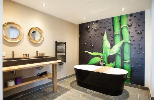 Kalenberg Bed & Breakfast | BijJoop: Oceanfront Retreat with Hot Tub & 9.4/10 Rating