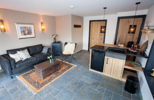 Kalenberg Bed & Breakfast | BijJoop: Oceanfront Retreat with Hot Tub & 9.4/10 Rating