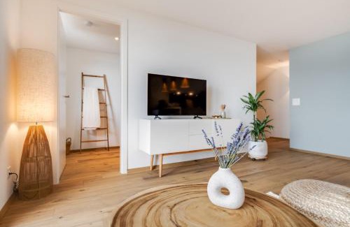 Leissigen Apartment | Bijou Lake Side Sauna: Relax with Seeblick & Panorama-Terrasse