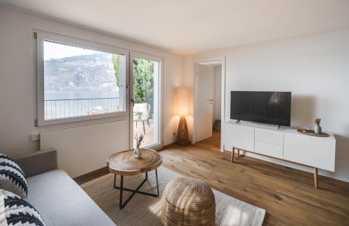 Leissigen Apartment | Bijou Lake Side Sauna: Relax with Seeblick & Panorama-Terrasse