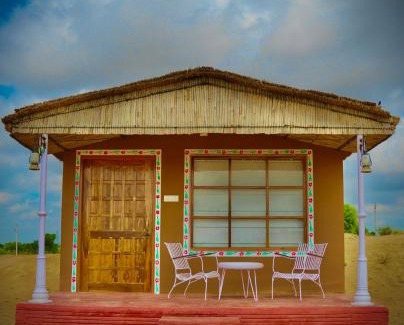 Bikaner Hotel | Experience Bikaner Desert Camp and Resort: Family-Friendly Retreat
