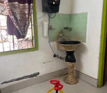 Sualkuchi House | Relax at Bikash Dutta: Pet-Friendly with Breakfast & Hot Tub