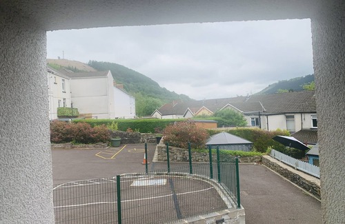 Merthyr Vale Cottage | Pet-Friendly Cottage Near Bike Park with 10/10 Guest Rating