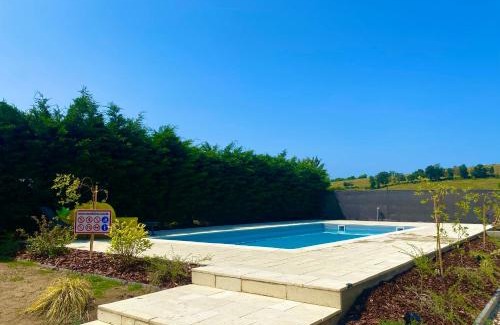 Kereki Villa | Discover Bikeaway Guesthouse: Pet-Friendly Retreat with Hot Tub