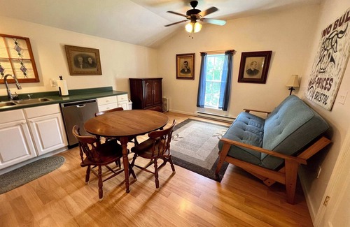 Damascus Apartment | Pet-Friendly Bikers' Loft on the Creeper Trail - Rated 9.6