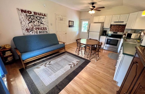 Damascus Apartment | Pet-Friendly Bikers' Loft on the Creeper Trail - Rated 9.6