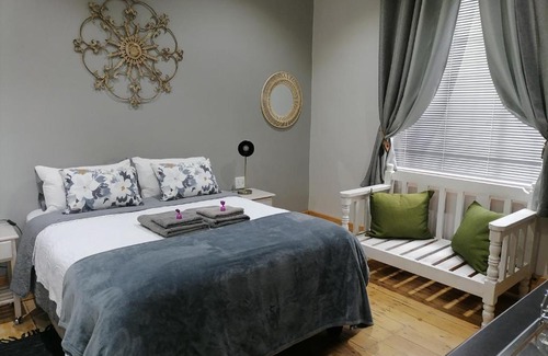 Kimberley Apartment | Budget-Friendly Biki Plek - Guest Rated 9.2 with Pool