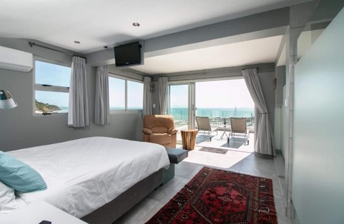 Mountainside Condo | Beachfront Bikini Beach Penthouse with Family-Friendly Amenities