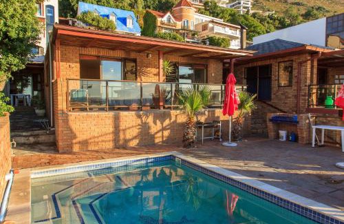 Gordons Bay Central House | Relax at Bikini Beach Villas with Oceanfront Views