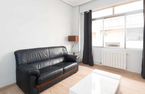 Zabala Apartment | Convenient Stay Just 10 Minutes from Bilbao's Casco Viejo