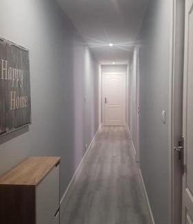 Uribarri Apartment | Bilbao Cozy Apartment: Free Wifi & Family-Friendly Stay