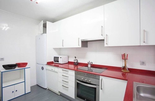 Ibarrekolanda Condo | Bilbao Oasis: 3 Bedrooms with Oceanfront Views & Free Garage