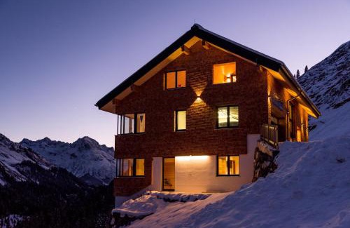 Warth Apartment | Family-Friendly Bildegg Appartements with Hot Tub & 10/10 Rating