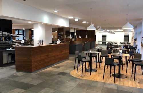 Sankt Polten Hotel | Explore Bildungshaus St. Hippolyt: Pet Friendly Retreat