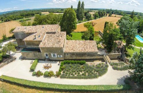 Colonzelle Apartment | Discover Billard: Pet-Friendly Retreat with Pool Access
