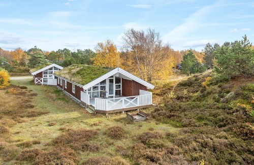 Vestero Havn House | Discover "Bille": Oceanfront Retreat with Spa & Kitchen