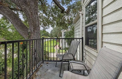 MacGregor House | Ultimate Fun: Billiards, Ping-Pong & Foosball Awaits!