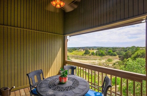 Point Venture House | Lake Access Retreat: Billie Jean on Lake Travis - Sleeps 8