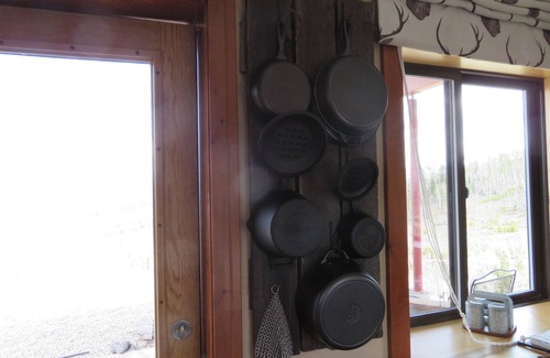 Parshall Apartment | Experience Bills Mountain Cabin: Off-Grid Retreat Awaits