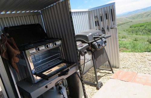 Parshall Apartment | Experience Bills Mountain Cabin: Off-Grid Retreat Awaits