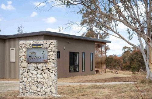 Hill Top House | Family-Friendly Getaway at Billy Button Retreat - Rated 8.8/10