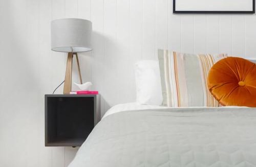 Hill Top House | Family-Friendly Getaway at Billy Button Retreat - Rated 8.8/10