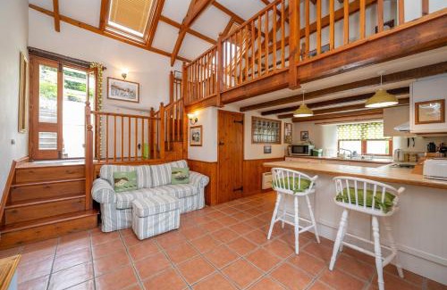 Georgeham House | Highly Rated Billy Goldsworthys Barn - Family Friendly Stay