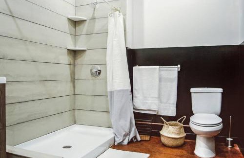 Center City Apartment | Elegant Billy Penn Studio with Scenic Views & Pet-Friendly