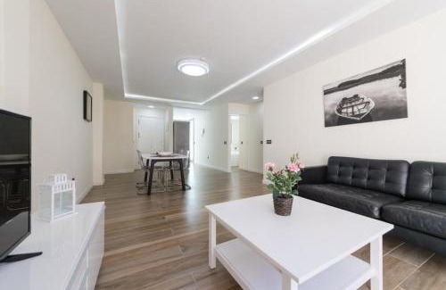 Lomo Quiebre Apartment | Oceanfront Bliss at Billy's Casa Christian - 4-Star Retreat