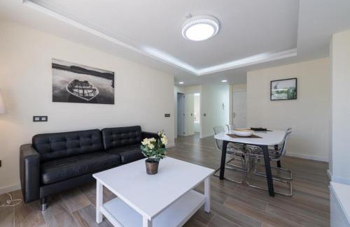 Lomo Quiebre Apartment | Oceanfront Bliss at Billy's Casa Christian - 4-Star Retreat