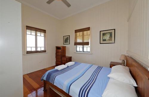 Elliott Heads House | Pet-Friendly Retreat at Billy's Beach House Elliott Heads