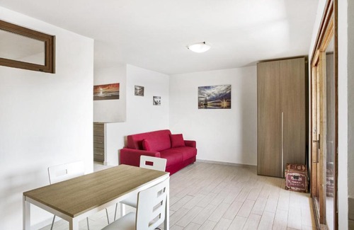 Portisco Apartment | Inviting Bilocale Asfodeli 2 with Ocean View Amenities