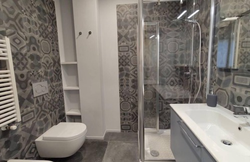 Olgiasca Apartment | Pet-Friendly Bilocale with Oceanfront Views and Spa