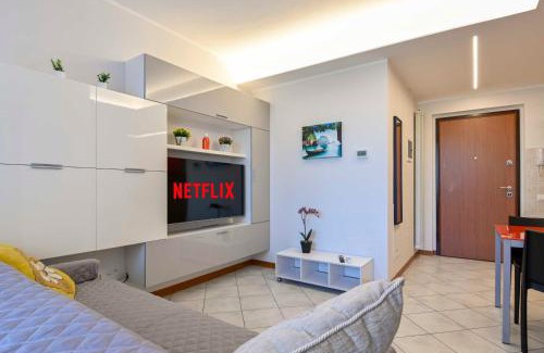 Seriate Apartment | Bilocale Chic 2, 10min Aeroporto Milano-Bergamo, BOX AUTO e ARIA CONDIZIONATA