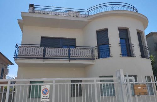 Minturno Apartment | Central Bilocale Sebastiani: Family-Friendly Retreat