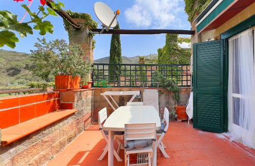 Bagnaia House | Charming Bilocale Sant'Anna with Oceanfront Views