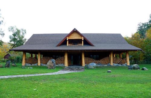 Lisarnya Resort | Bilochka: Guest Rated 9/10 with Pool and Pet-Friendly Amenities