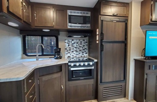 St. Martin RV Rental | Experience Biloxi Bay: Comfort & Oceanfront Amenities Await