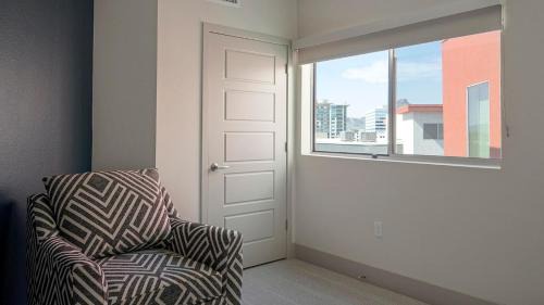 Camelback East Apartment | Biltmore Apartments by Landing