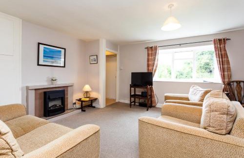 Lesbury House | Family-Friendly Bilton Farm Cottage No2 with Pet Amenities