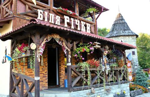 Kamenets-Podol'skiy Hotel | Bilya Richky Hotel: Oceanfront Haven with Pool & Pet-Friendly