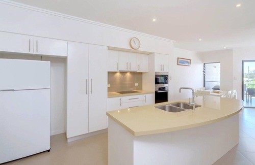 Yamba Apartment | Oceanfront Bimbadeen Unit 3: Rated 9.6 with Pool Access