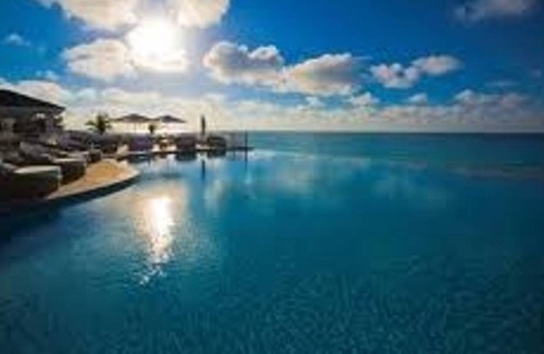 Alice Town House | Bimini, Cracked Conch 18 slip - 60Ft