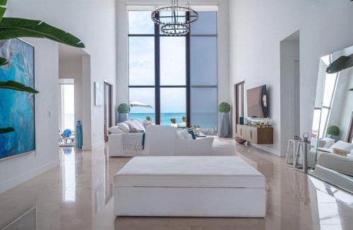 Alice Town House | Biminis Beachfront Dream Villa