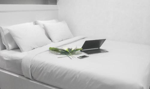 Meulaboh Hotel | Cozy BIN DAOD Hotel: Family-Friendly with Breakfast Included