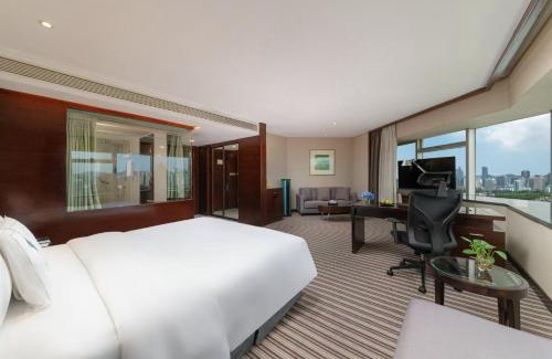 Siming Hotel | Relax at Binbei Yiho Hotel: Family-Friendly with Hot Tub